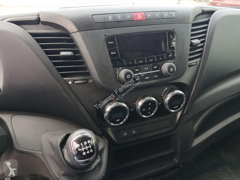 Veículo utilitário Iveco  35C16 20m3
