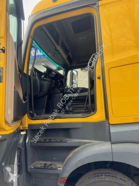 Kamion Mercedes 26-42