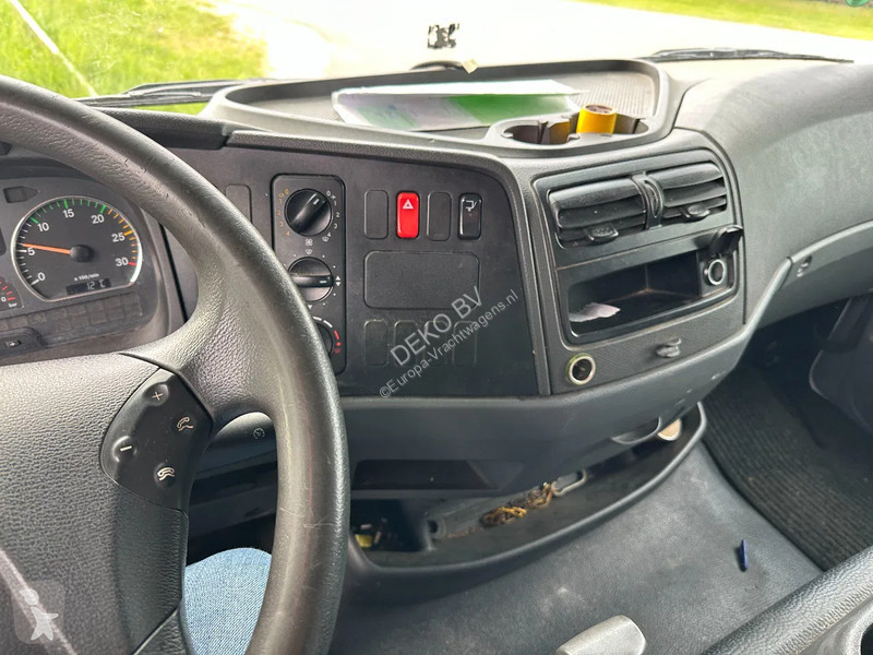 Vrachtwagen Mercedes 1218 bakwagen met laadklep...
