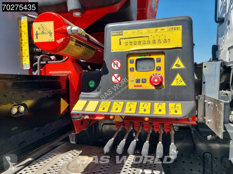 Kamion Mercedes 3348 6X4 Fassi F255A2.24 Kran...