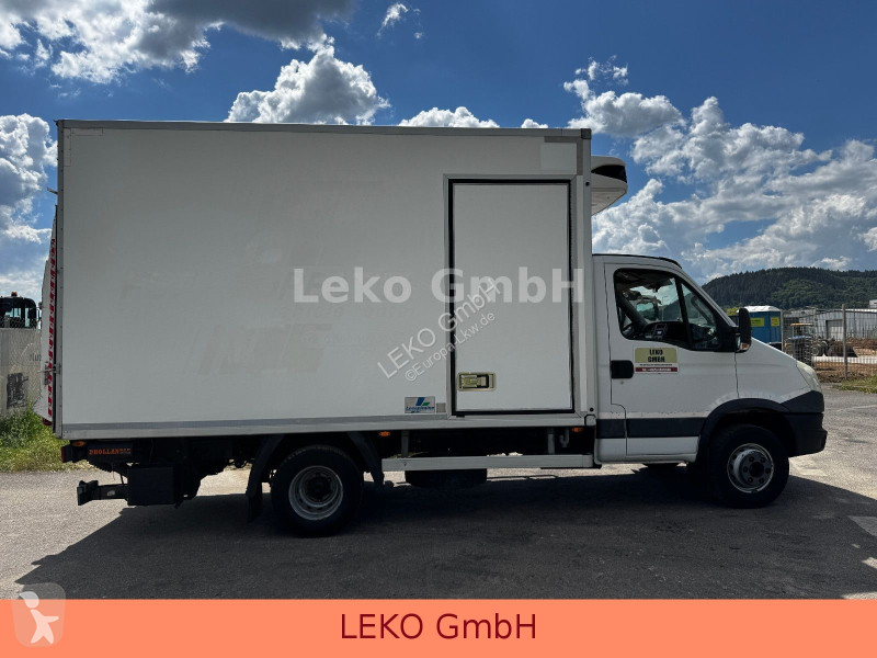 شاحنة Iveco 70C17 Mit Carrier Pulsor 600 Mt