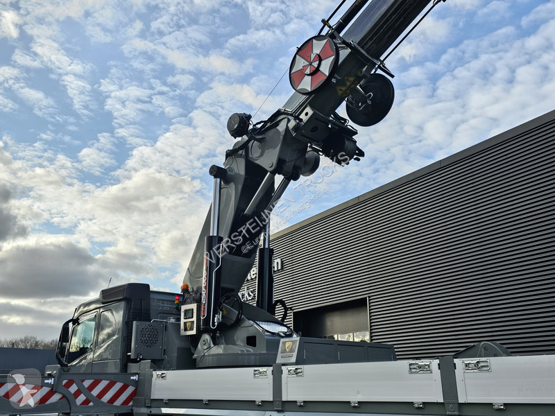 Kamion Volvo / 10x4 / ERKIN 250.000 / JIB /...