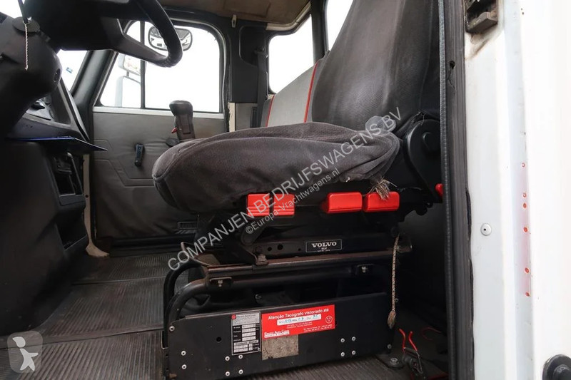 Kamion Volvo NL 10 Towing and recovery vehicle...