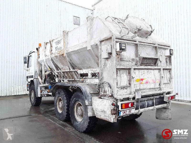 Vägmaskiner Mercedes 3335 6x6 88000km manual
