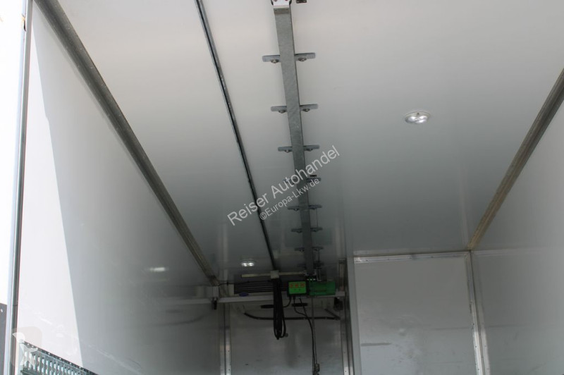 Kamion Mercedes 1321 Kühlkoffer Carrier Xarios 500