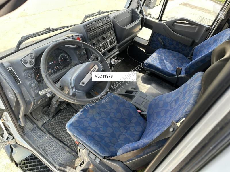 Kamion Iveco EUROCARGO 80E18 CLOSED BOX 6m00 x...