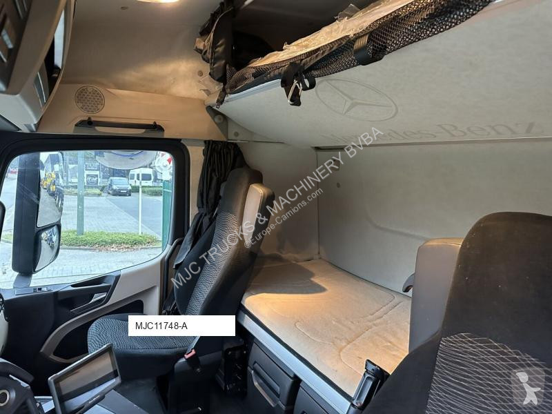Vrachtwagen met aanhanger Mercedes PK19.001 SLD C