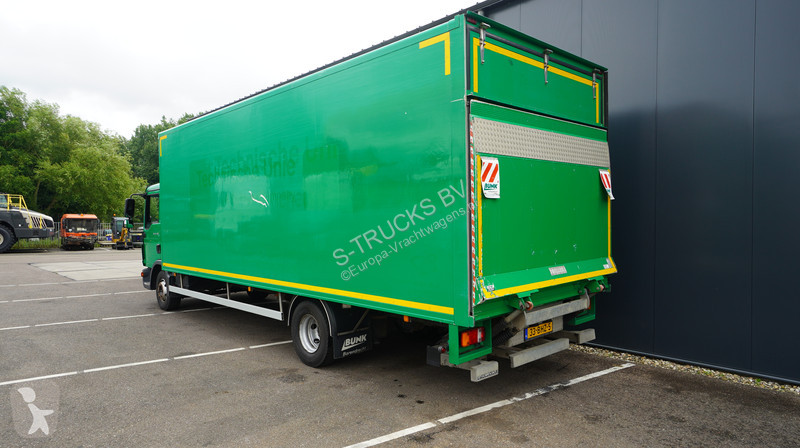 Kamion MAN 12.180 4X2 CLOSED BOX