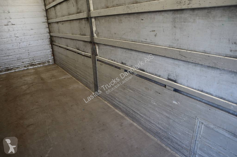 Kamion Scania P -230 Curtainsider/Plane/Gardin