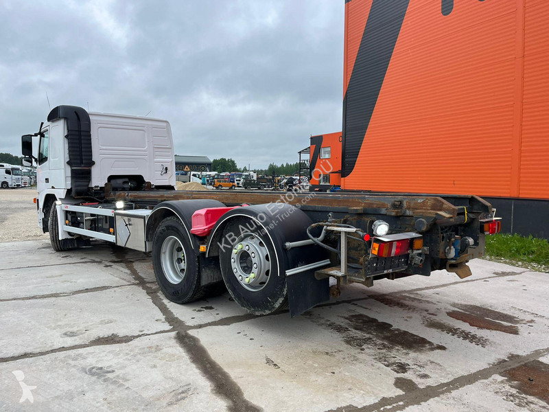 Camión Volvo 6x2*4 HYDRAULICS / CHASSIS L=6875 mm