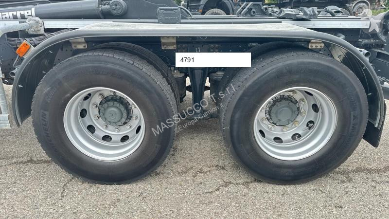 Kamion Iveco 460