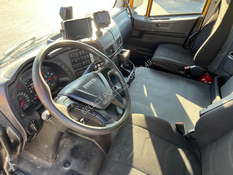 Camion Iveco 420 cv 8x2 PORTE ENGINS