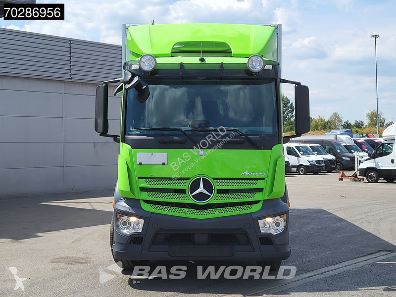 Vrachtwagen Mercedes 1827 4X2 2000kg...