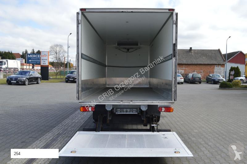 Camion Mitsubishi FUSO CANTER 7C15 REFRIGERATOR...