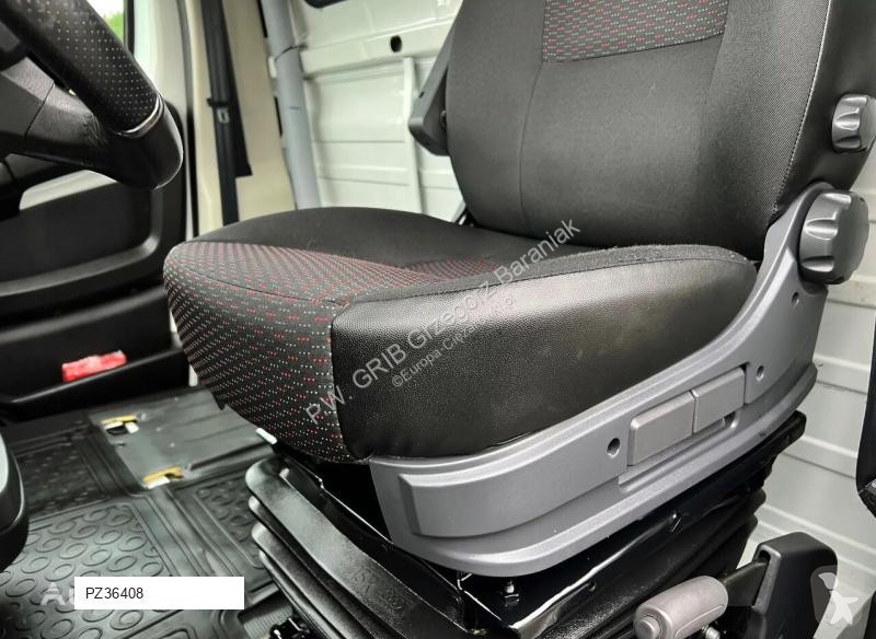 Véhicule utilitaire Peugeot Plandeka + Firanka...