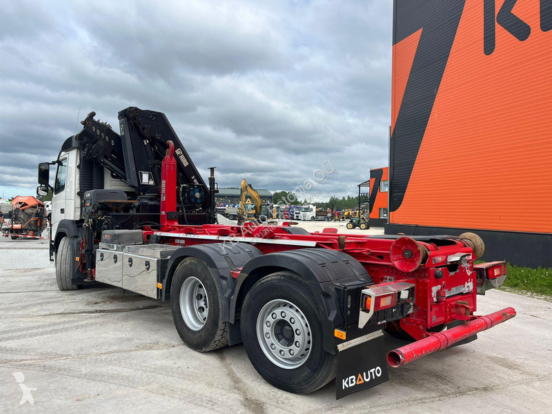 Kamion Volvo 330 6x2*4 HIAB 192E-5 / HIAB XR 18...