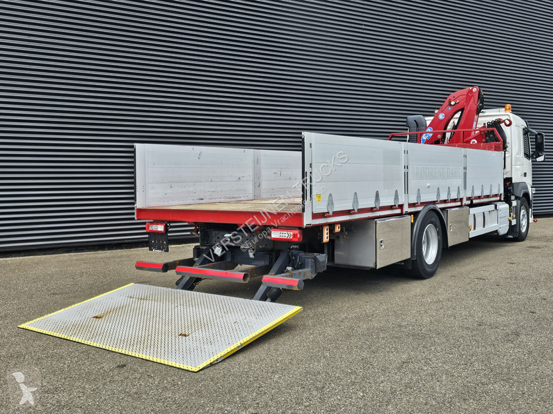 Kamion Volvo FM 330 4x2 / EFFER 12.5 t/m CRANE...