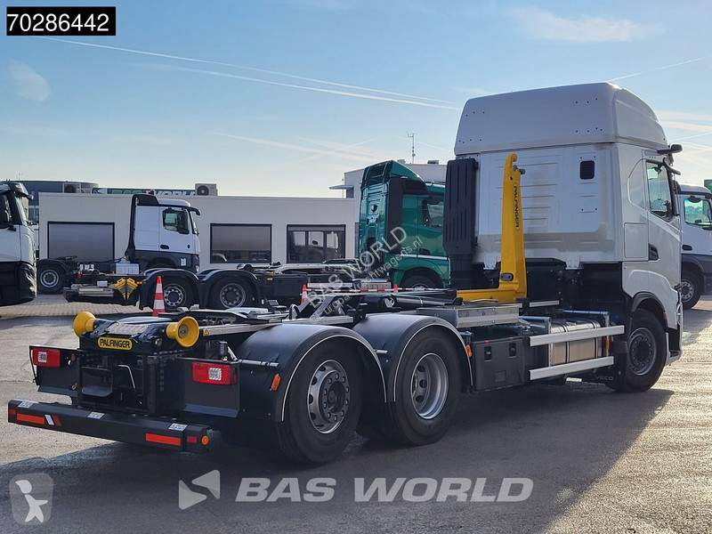 Camión Iveco X-Way 580 6X2 NEW Palfinger...