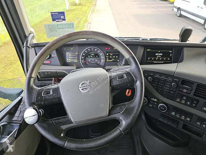 Kamion Volvo 6X4 BOOGIE LIFT VDL