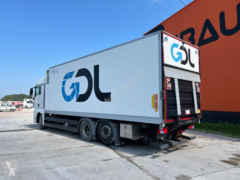 Camion MAN TGX 6x2*4 HULTSTEINS / BOX L=8553 mm