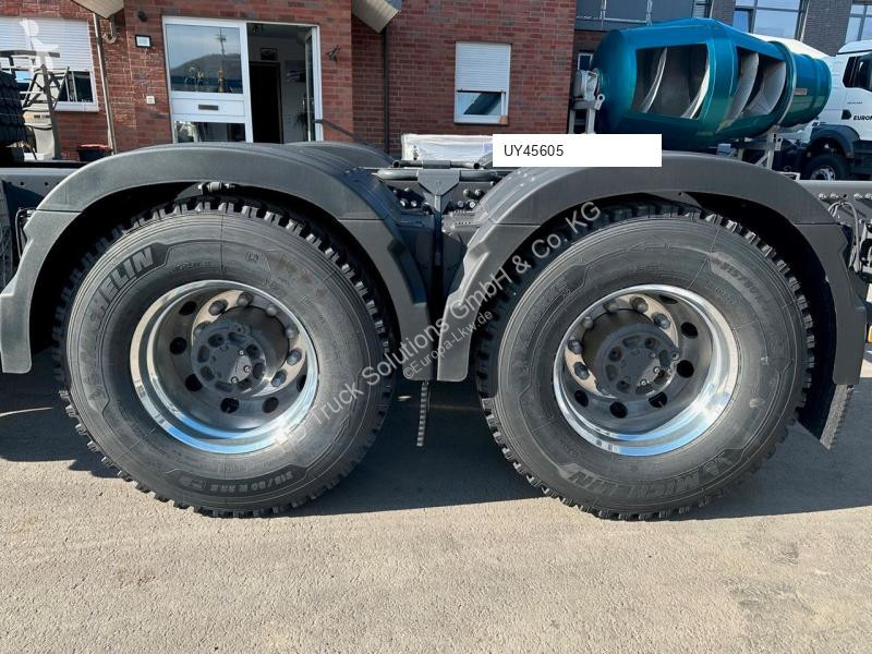 Kamion Volvo FMX 500 8x4