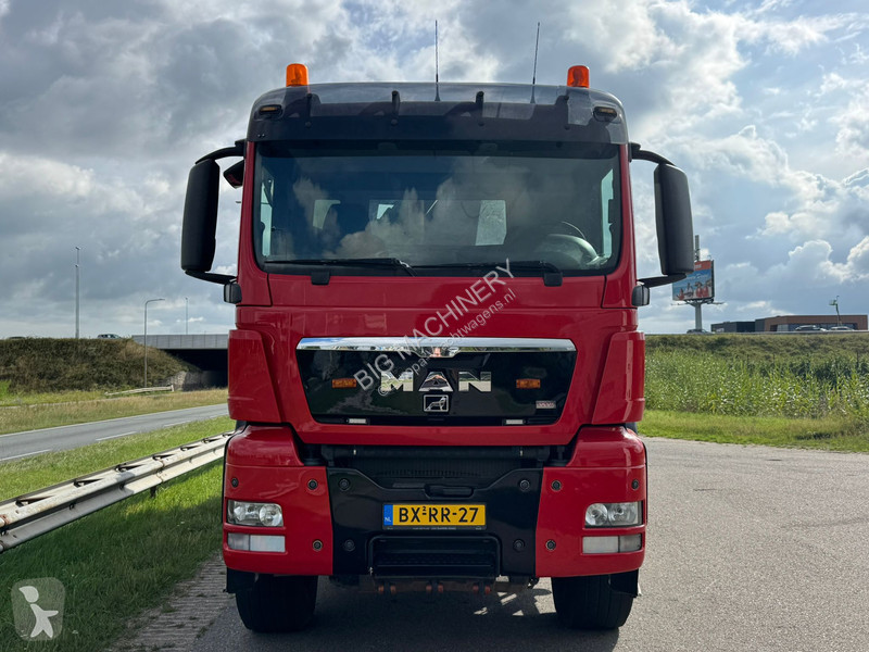 Kamion MAN 32.400 6x6 Kipper with Crane