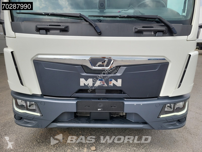 Vrachtwagen MAN 12.250 4X2 12tonner 1500kg...