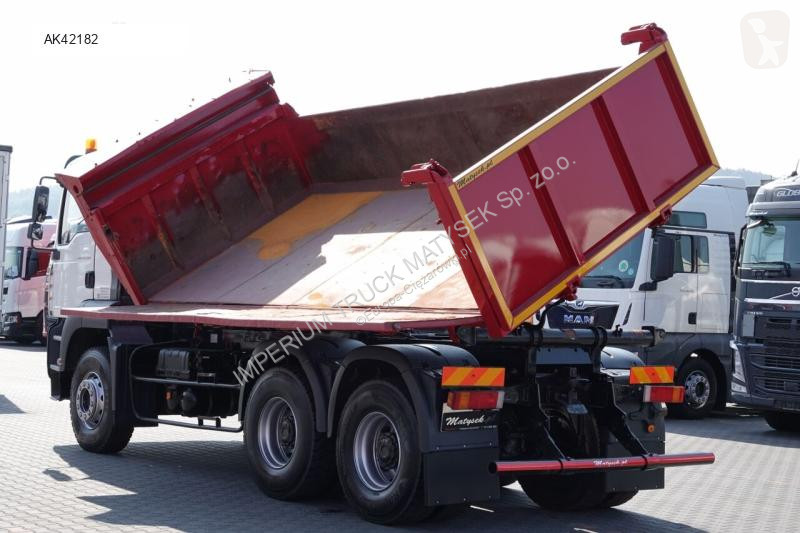 Camión MAN TGA 33.390 / 6X4 / WYWROTKA 2...
