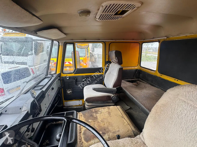 Kamion DAF 4X2 Platform + Crane Spring/Spring...