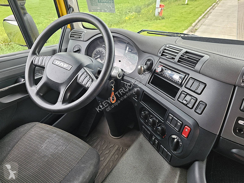 Kamion DAF 220 CARRIER LIFT DOORS