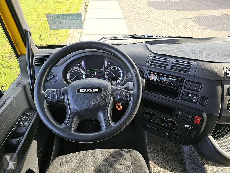 Kamion DAF 220 CARRIER LIFT DOORS