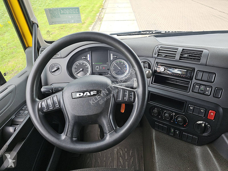 Camion DAF 220 CARRIER LIFT DOORS