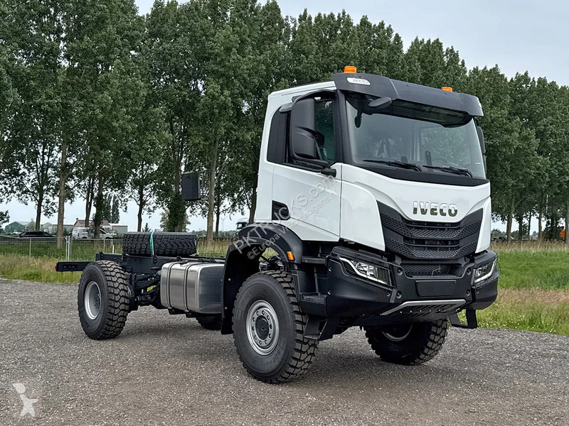 Camión Iveco T-Way AD190T43WH-4500 AT Chassis...