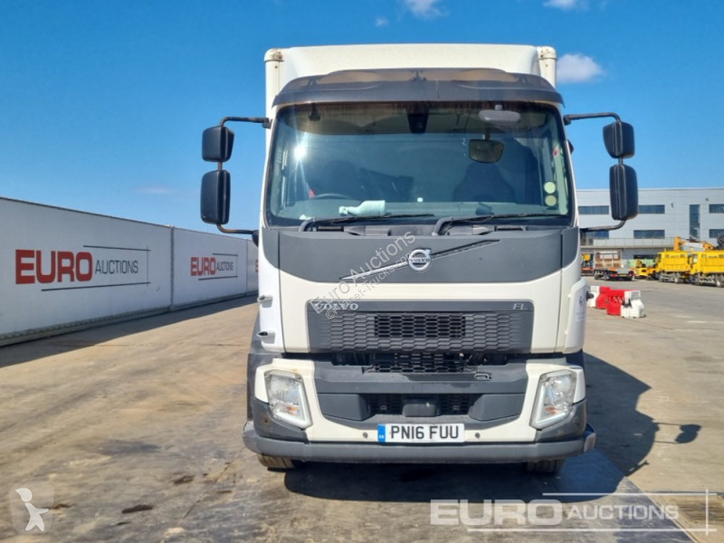 Camion Volvo FL818