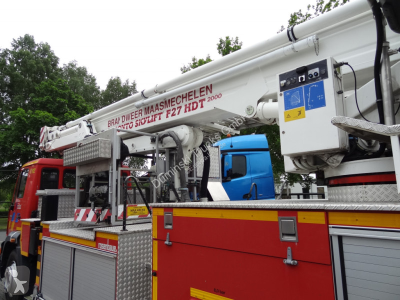 Camión MAN L2000 Feuerwehr Bronto Skylift 27 Meter