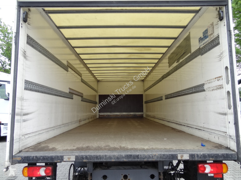 Kamion Renault D10.210 7m Koffer