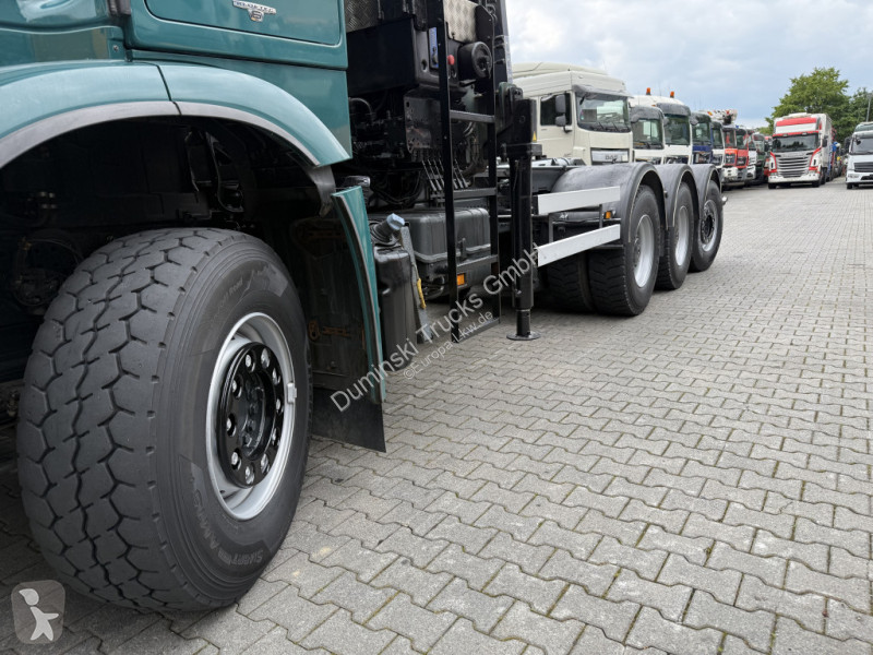 Kamion Mercedes 3251 8X4 Haken mit Kran HMF...