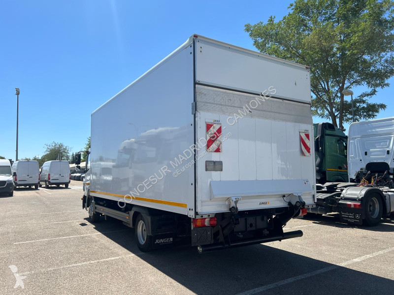 Kamion Mercedes  821 L
