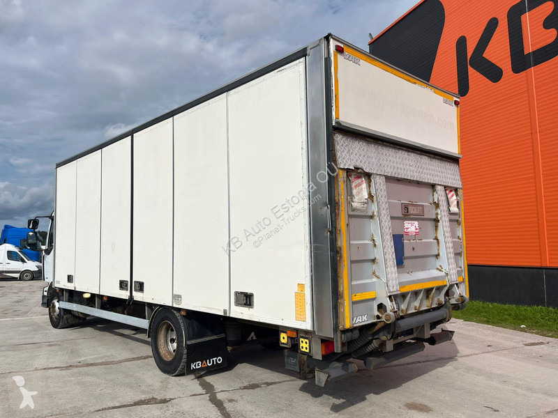 Kamion Renault 210 4x2 BOX L=7360 mm