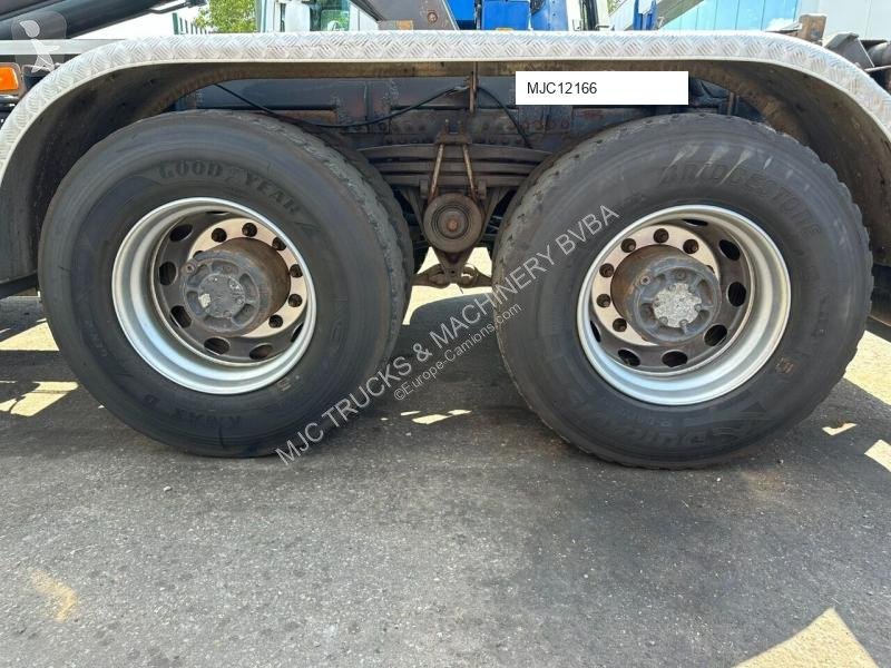 Vrachtwagen Volvo 420 6x4 AJK HOOKLIFT / HAAK...
