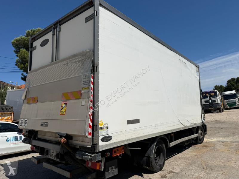 Camion Iveco  120E22 CAISSE FRIGO HAYON