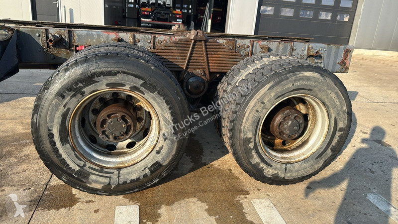 Camion Volvo - 320 (POMPE MANUELLE / BIG HUB /...