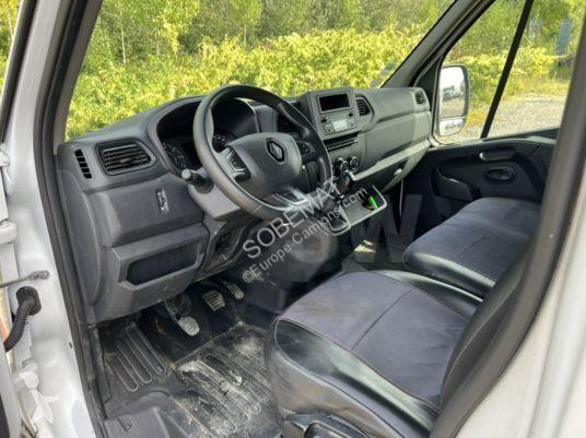 Véhicule utilitaire Renault 121FT