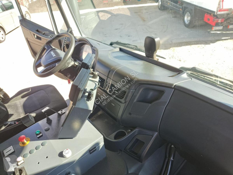 Komunalne Iveco  AD 260 S 27