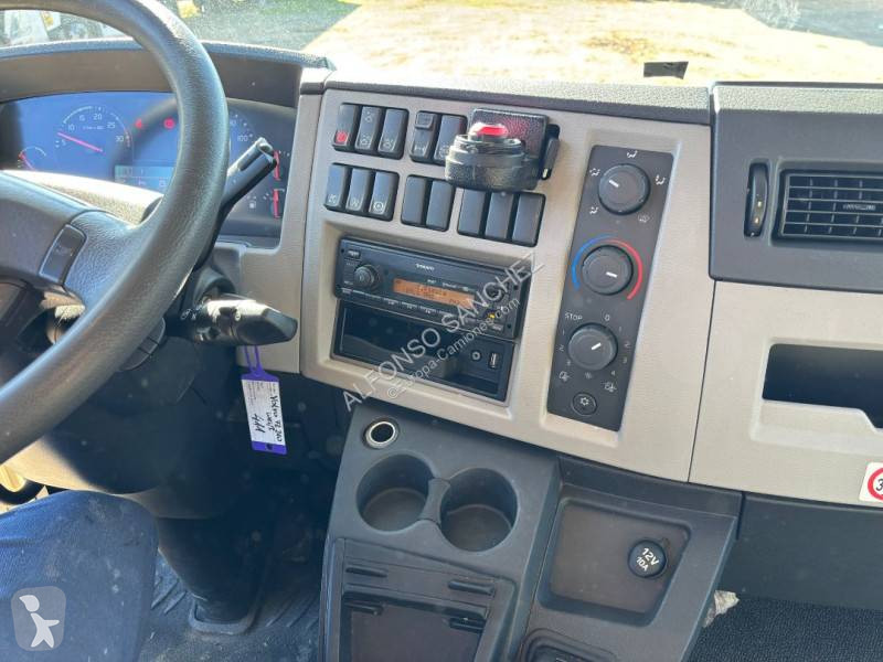 Camion Volvo 210