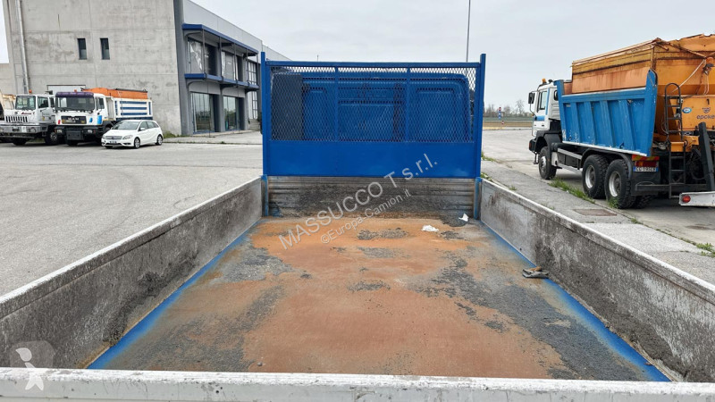 شاحنة Iveco Tector