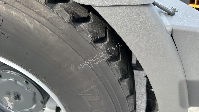 شاحنة Iveco 460 4X2