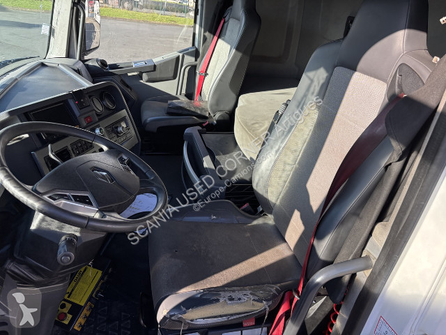 شاحنة Renault T520 6X2