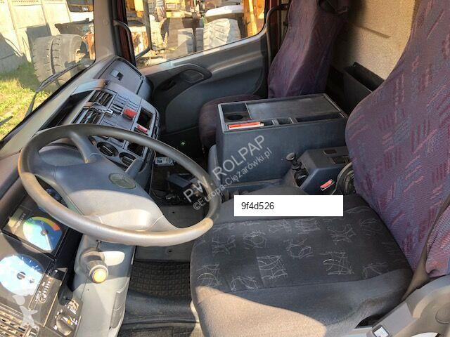 شاحنة Mercedes 818