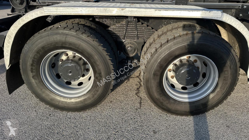 Camion Iveco TRAKKER 450 6x4